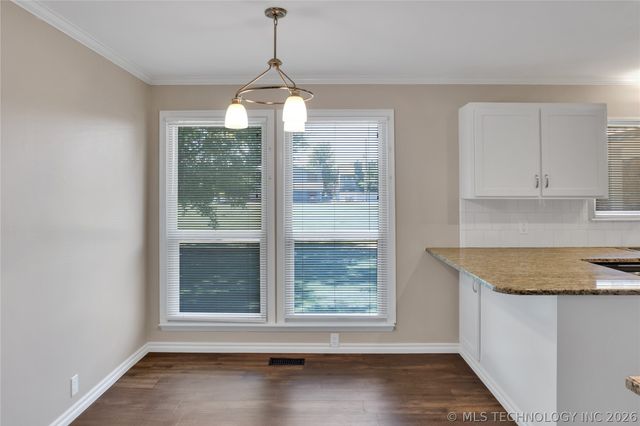 513 E B. Street, Jenks, OK 74037