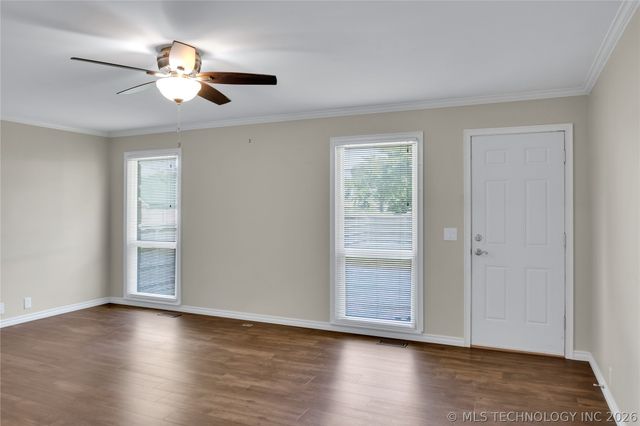 513 E B. Street, Jenks, OK 74037