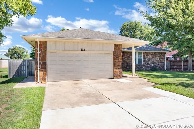 513 E B. Street, Jenks, OK 74037