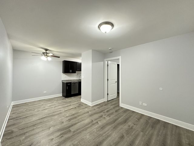 4616 N Beacon Street 1B, Chicago, IL 60640