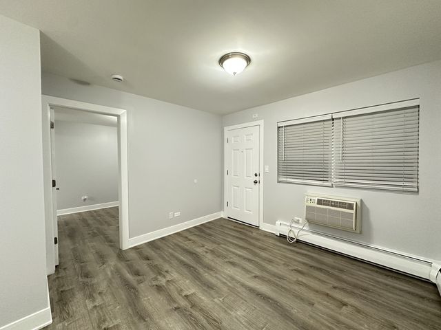 4616 N Beacon Street 1B, Chicago, IL 60640