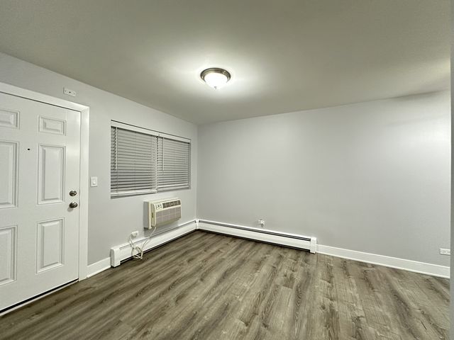 4616 N Beacon Street 1B, Chicago, IL 60640