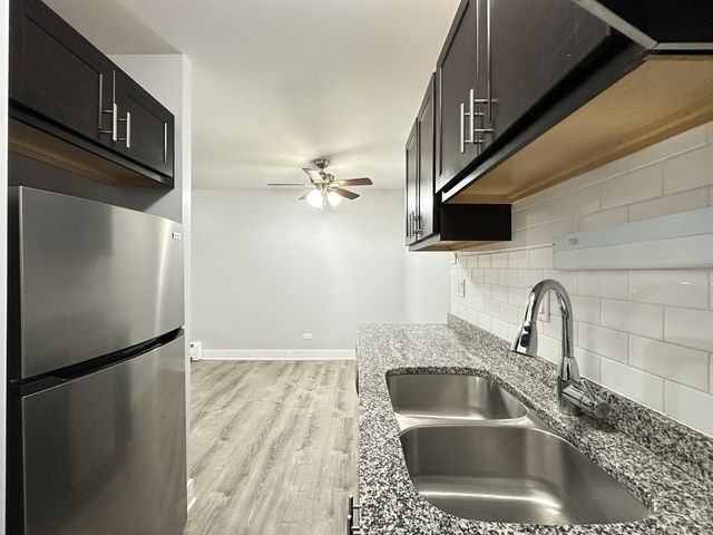 4616 N Beacon Street 1B, Chicago, IL 60640