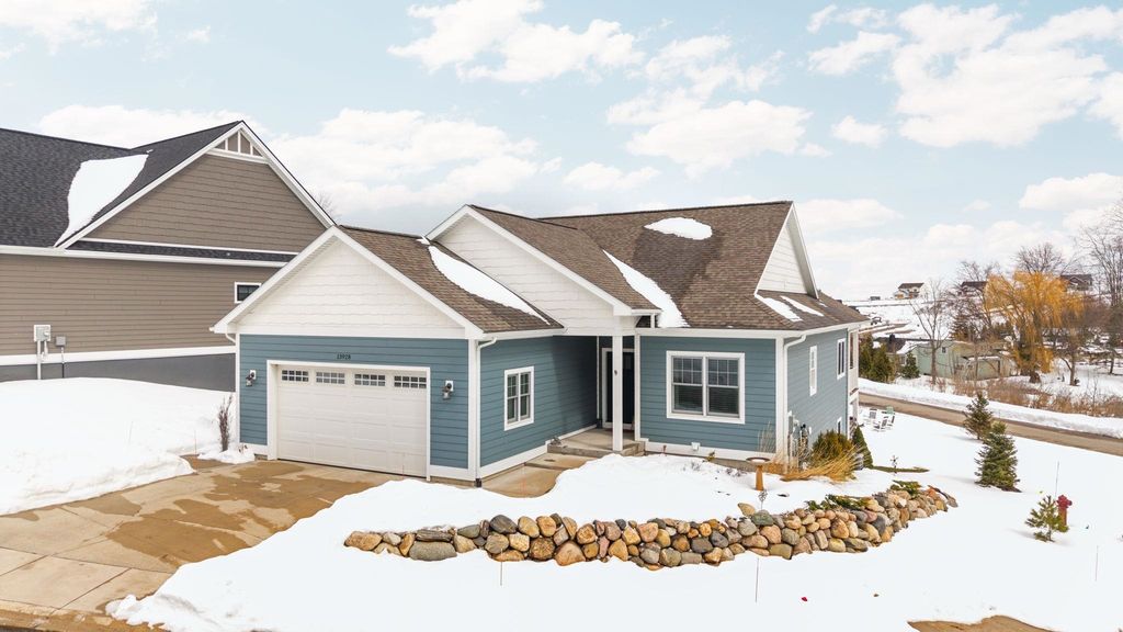 13928 S Winding Trail, Traverse City, MI 49684