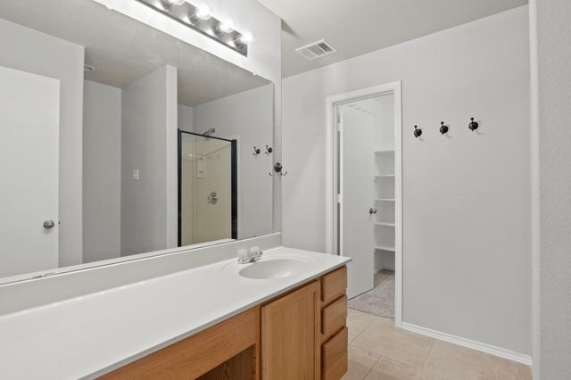 4901 Woodstock DR, Georgetown, TX 78633