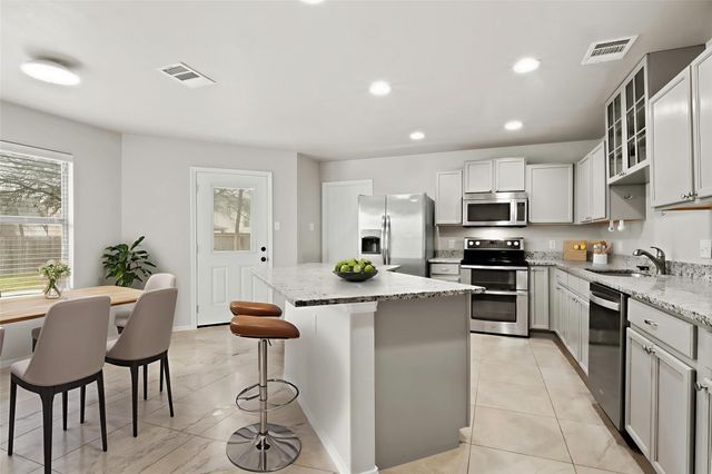 4901 Woodstock DR, Georgetown, TX 78633