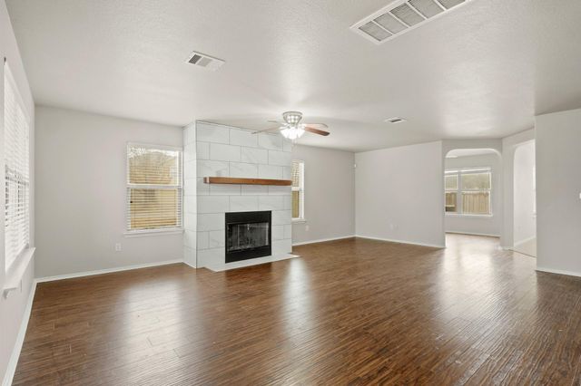 4901 Woodstock DR, Georgetown, TX 78633