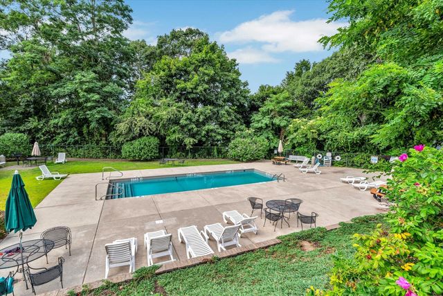 17 Chapel Hill Drive 1, Plymouth, MA 02360