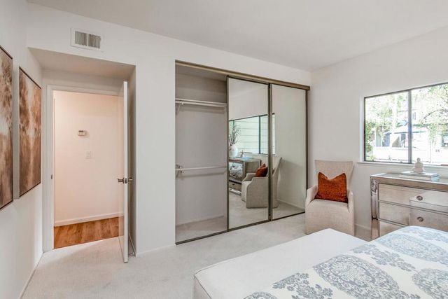 217 Ada Avenue 16, Mountain View, CA 94043
