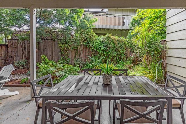 217 Ada Avenue 16, Mountain View, CA 94043