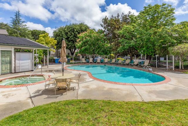 217 Ada Avenue 16, Mountain View, CA 94043