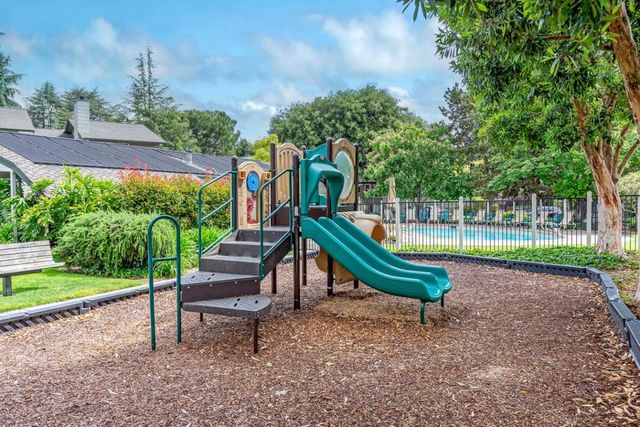 217 Ada Avenue 16, Mountain View, CA 94043