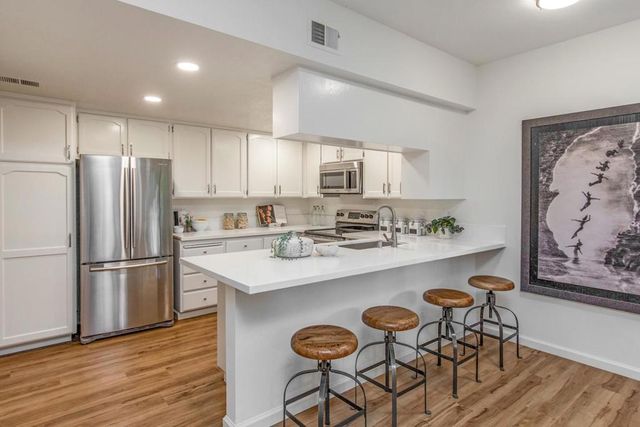 217 Ada Avenue 16, Mountain View, CA 94043