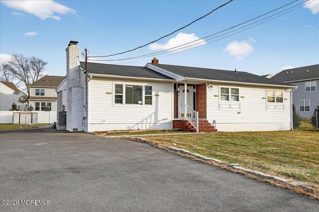 17 S Main Street, Marlboro, NJ 07746