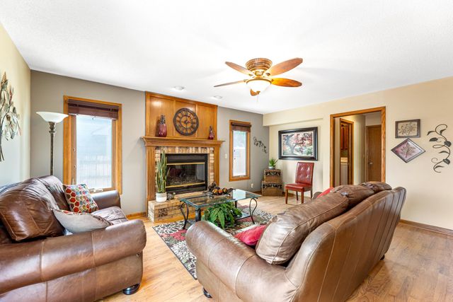 204 S Crosswood Ln, Derby, KS 67037