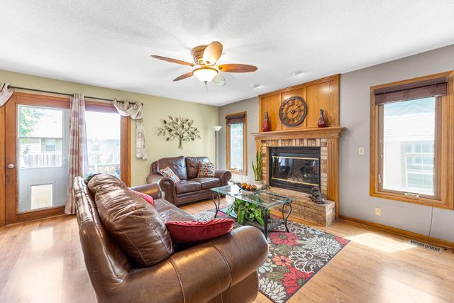 204 S Crosswood Ln, Derby, KS 67037