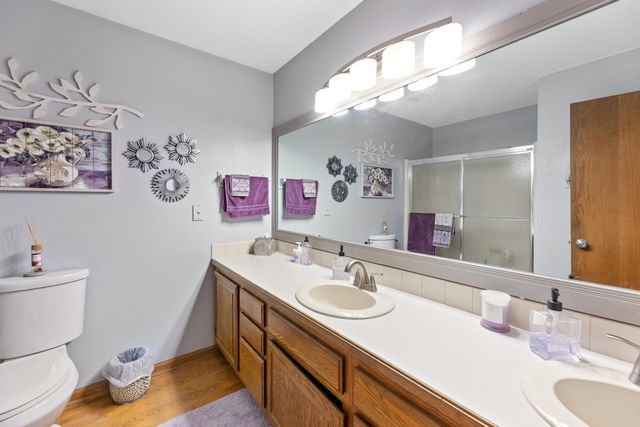 204 S Crosswood Ln, Derby, KS 67037