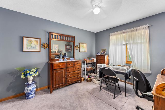 204 S Crosswood Ln, Derby, KS 67037