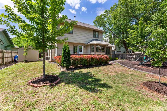 204 S Crosswood Ln, Derby, KS 67037