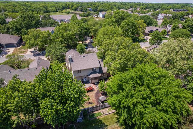 204 S Crosswood Ln, Derby, KS 67037
