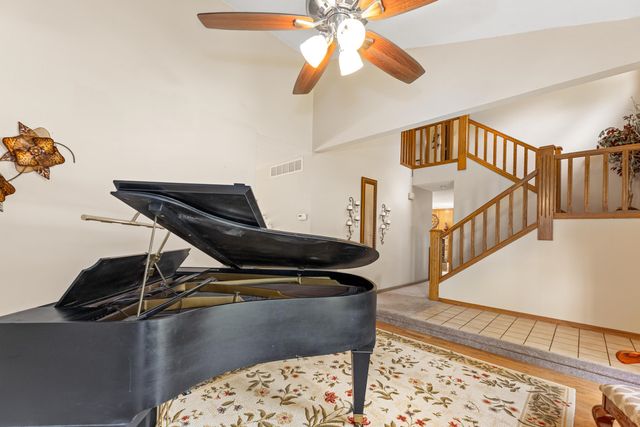 204 S Crosswood Ln, Derby, KS 67037