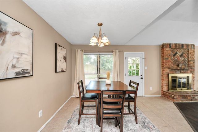 2315 Colonial Ridge Drive, Friendswood, TX 77546