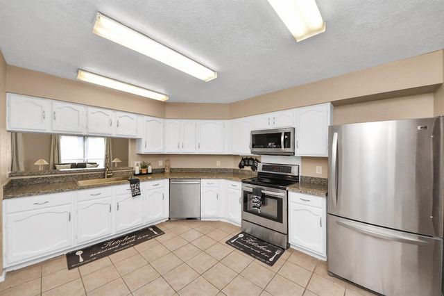 2315 Colonial Ridge Drive, Friendswood, TX 77546