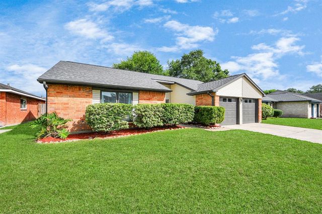 2315 Colonial Ridge Drive, Friendswood, TX 77546