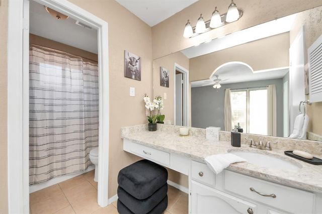 2315 Colonial Ridge Drive, Friendswood, TX 77546