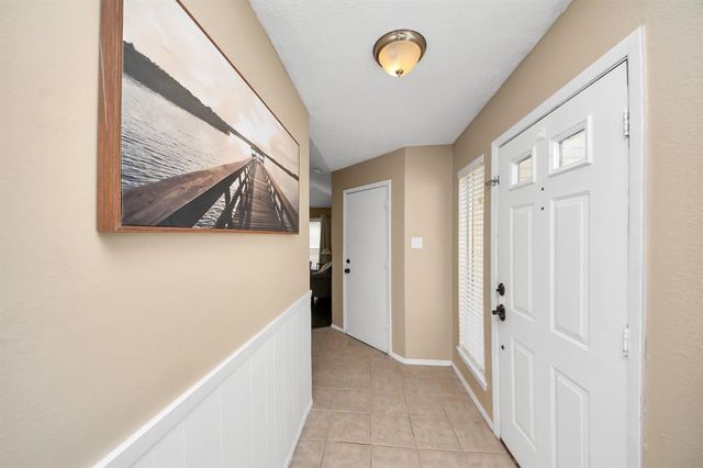 2315 Colonial Ridge Drive, Friendswood, TX 77546
