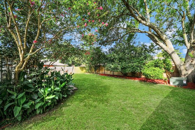 2315 Colonial Ridge Drive, Friendswood, TX 77546