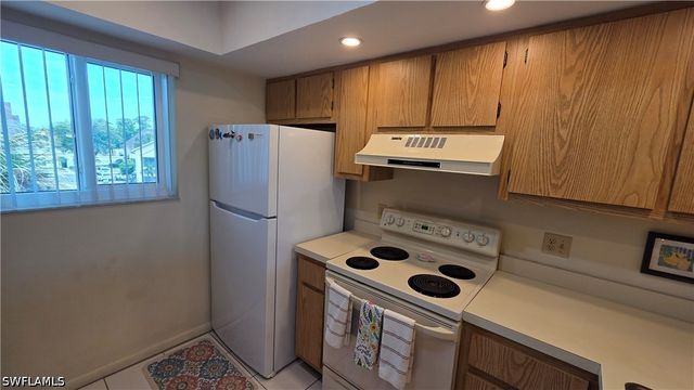 1014 Manatee RD F303, Naples, FL 34114