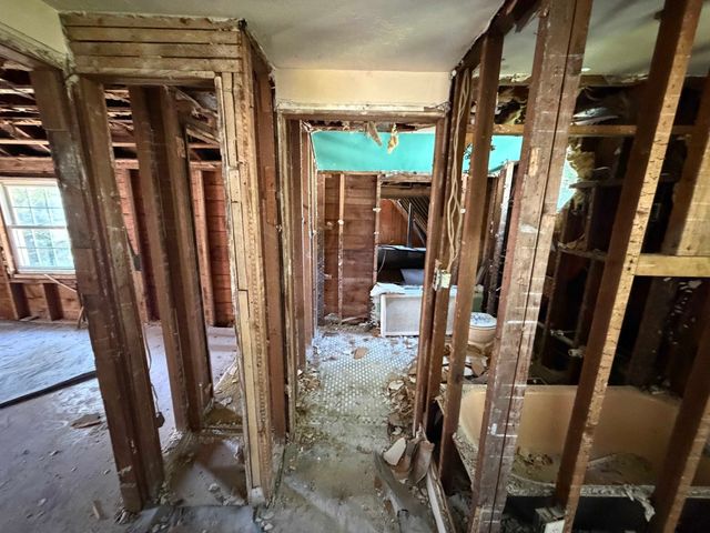 45 Longview Rd, Reading, MA 01867