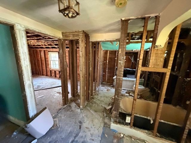 45 Longview Rd, Reading, MA 01867