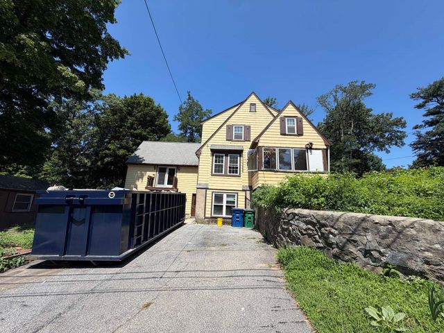 45 Longview Rd, Reading, MA 01867
