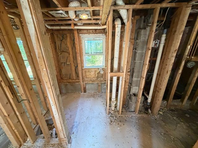 45 Longview Rd, Reading, MA 01867