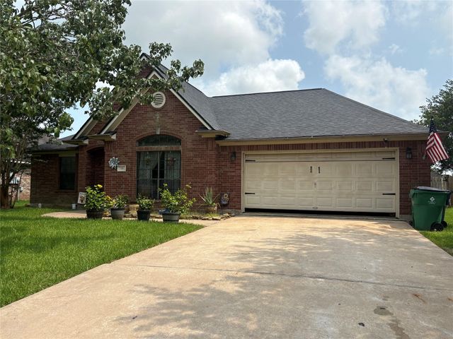 110 Dove Trail, Richwood, TX 77531