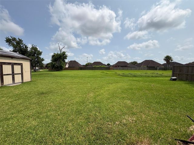 110 Dove Trail, Richwood, TX 77531