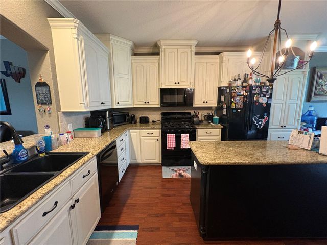 110 Dove Trail, Richwood, TX 77531