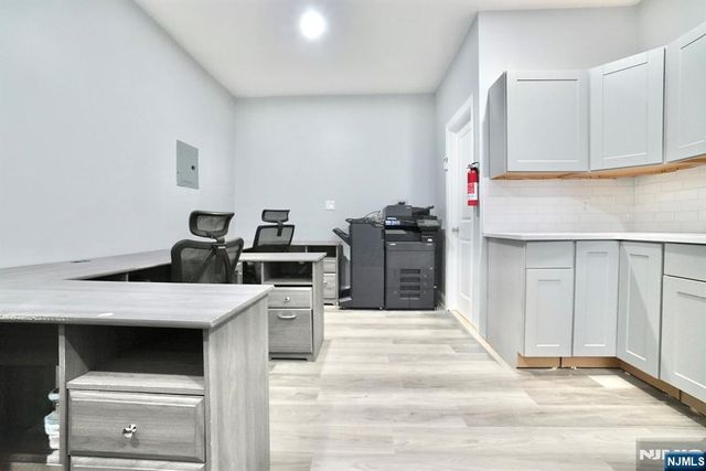 351 Mulberry Street, Newark, NJ 07102