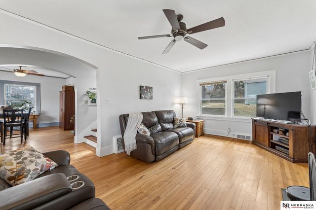 4161 California Street Street, Omaha, NE 68131