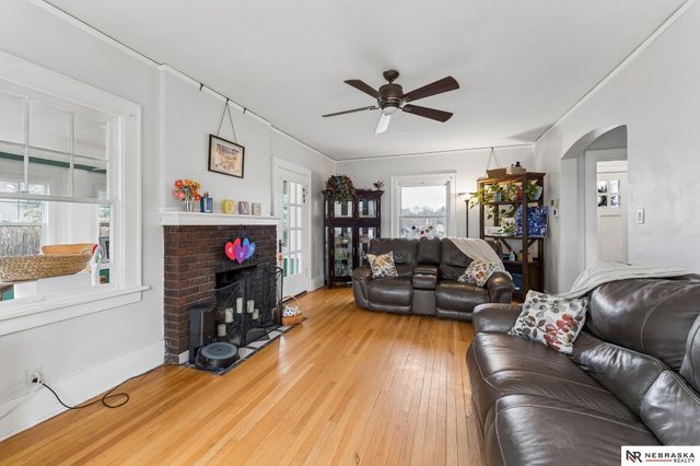 4161 California Street Street, Omaha, NE 68131