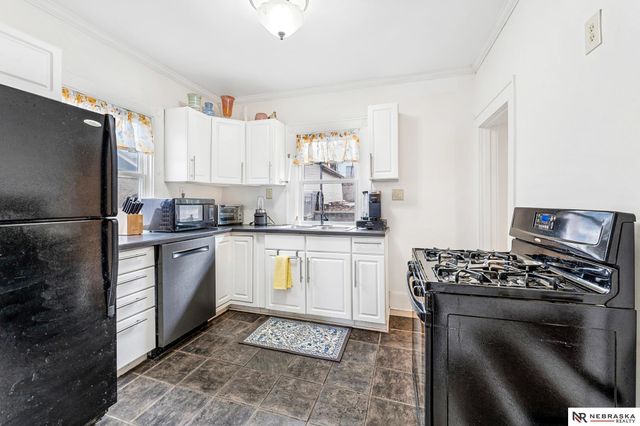 4161 California Street Street, Omaha, NE 68131