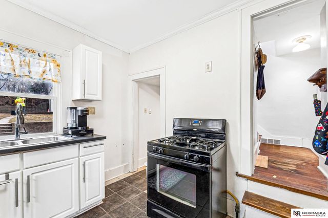 4161 California Street Street, Omaha, NE 68131