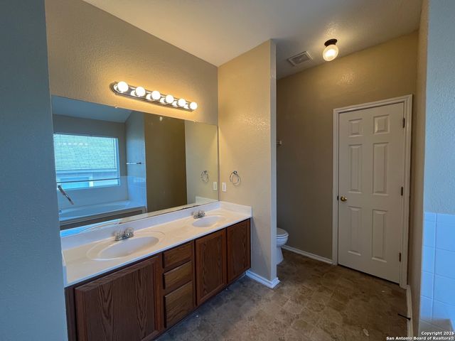 7819 Mainland Woods, San Antonio, TX 78250