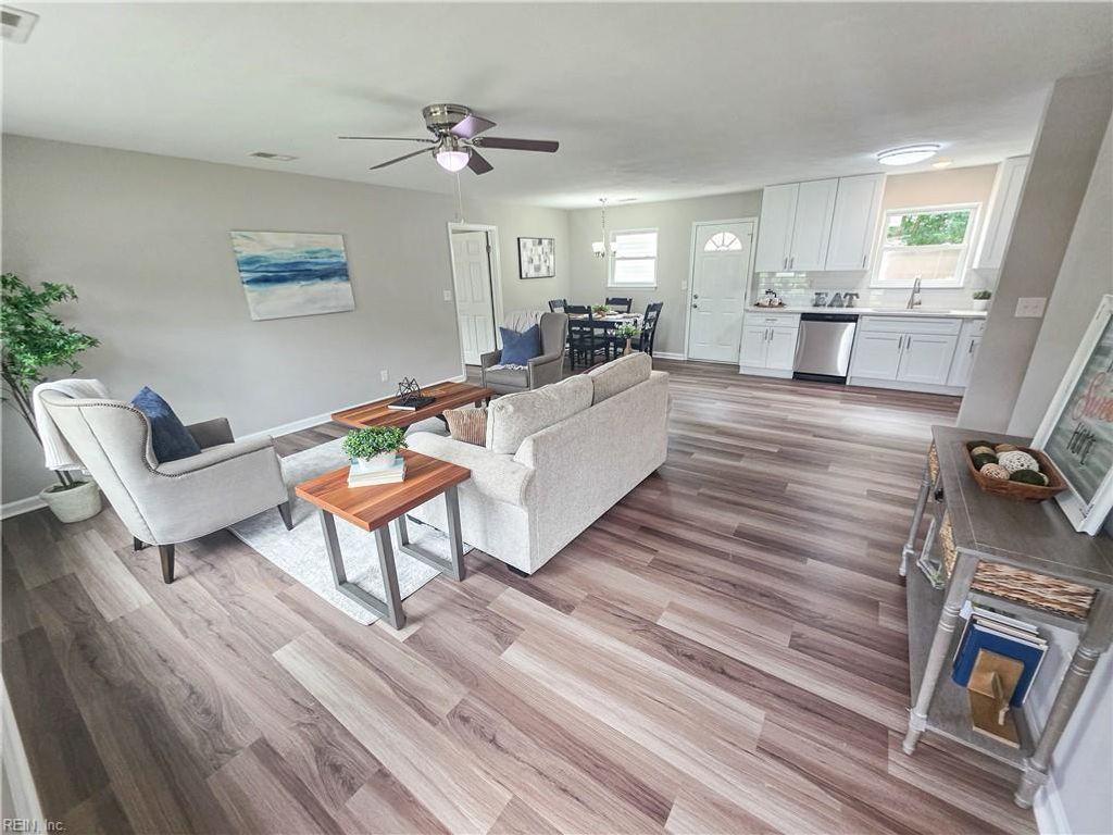 800 Churchill DR, Virginia Beach, VA 23464