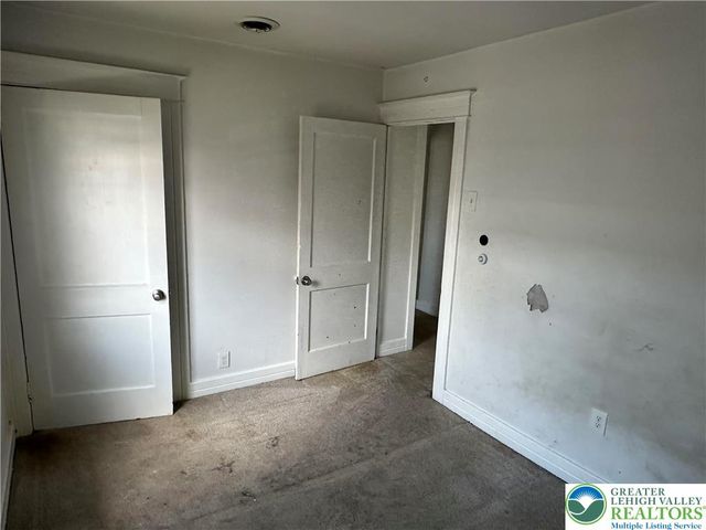 123 Spring Street, Nazareth Boro, PA 18064