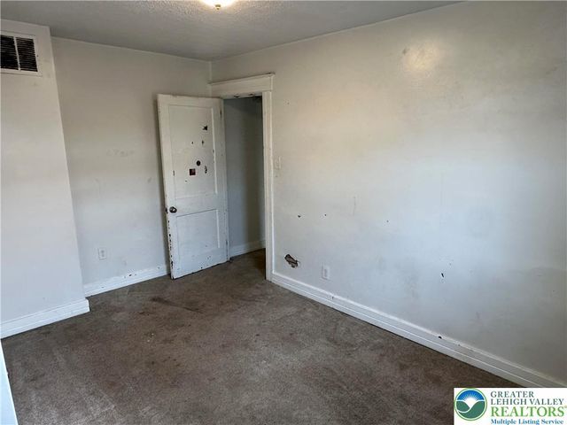 123 Spring Street, Nazareth Boro, PA 18064
