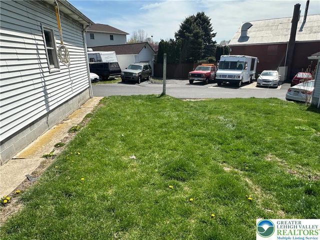 123 Spring Street, Nazareth Boro, PA 18064