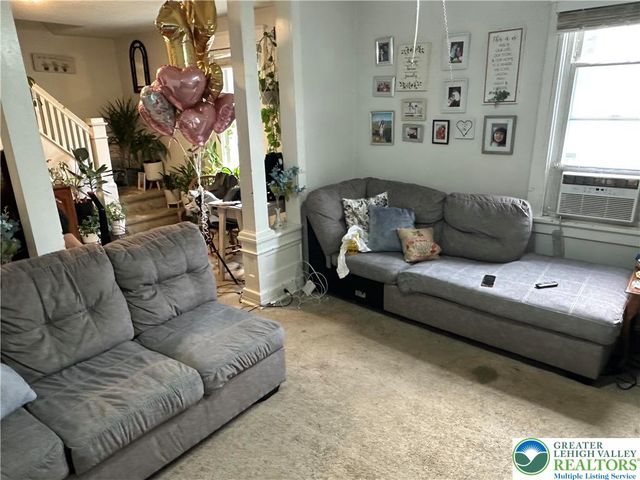 123 Spring Street, Nazareth Boro, PA 18064